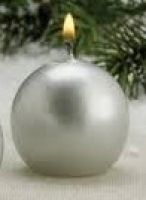 Nến trái châu ɸ 7 cm (sơn nhũ bạc): 30.000 đ/cái, 2 cái = 30.000 đ
